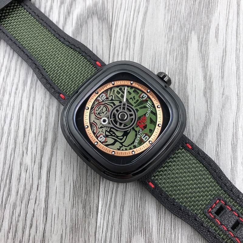 Seven Friday 45.6X45mm 090476